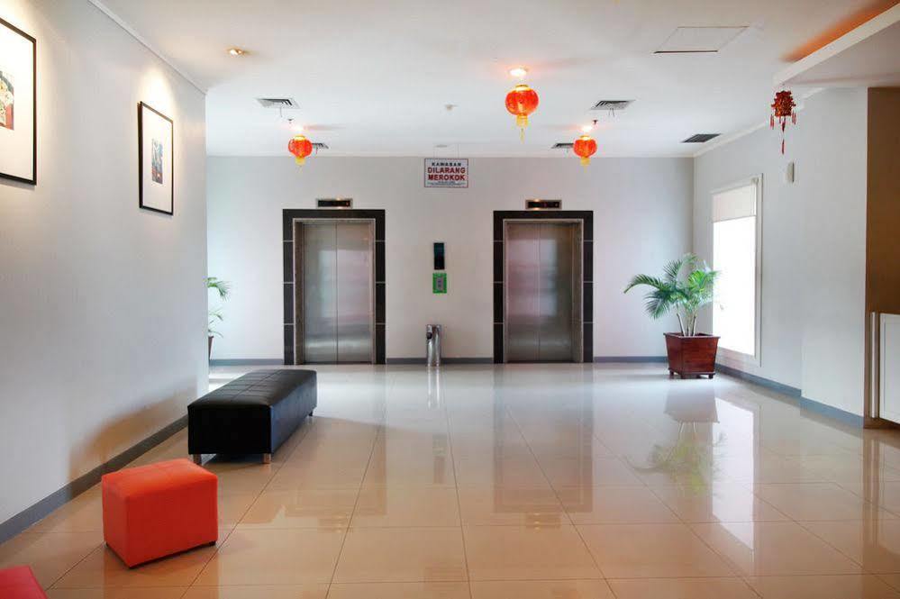 Airy Glodok Pinangsia Raya Jakarta Hotel Exterior photo